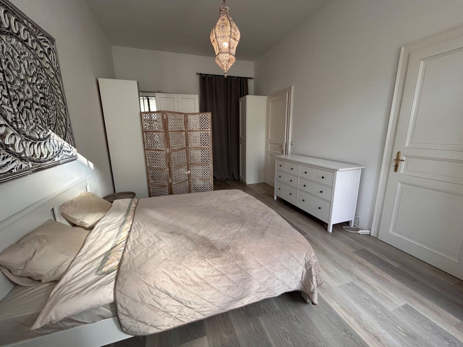 Prenájom bytu 1-izbový 44 m², Šafaříkova, Praha, Praha Prenájom bytu 1-izbový 44 m², Šafaříkova, Praha, Praha