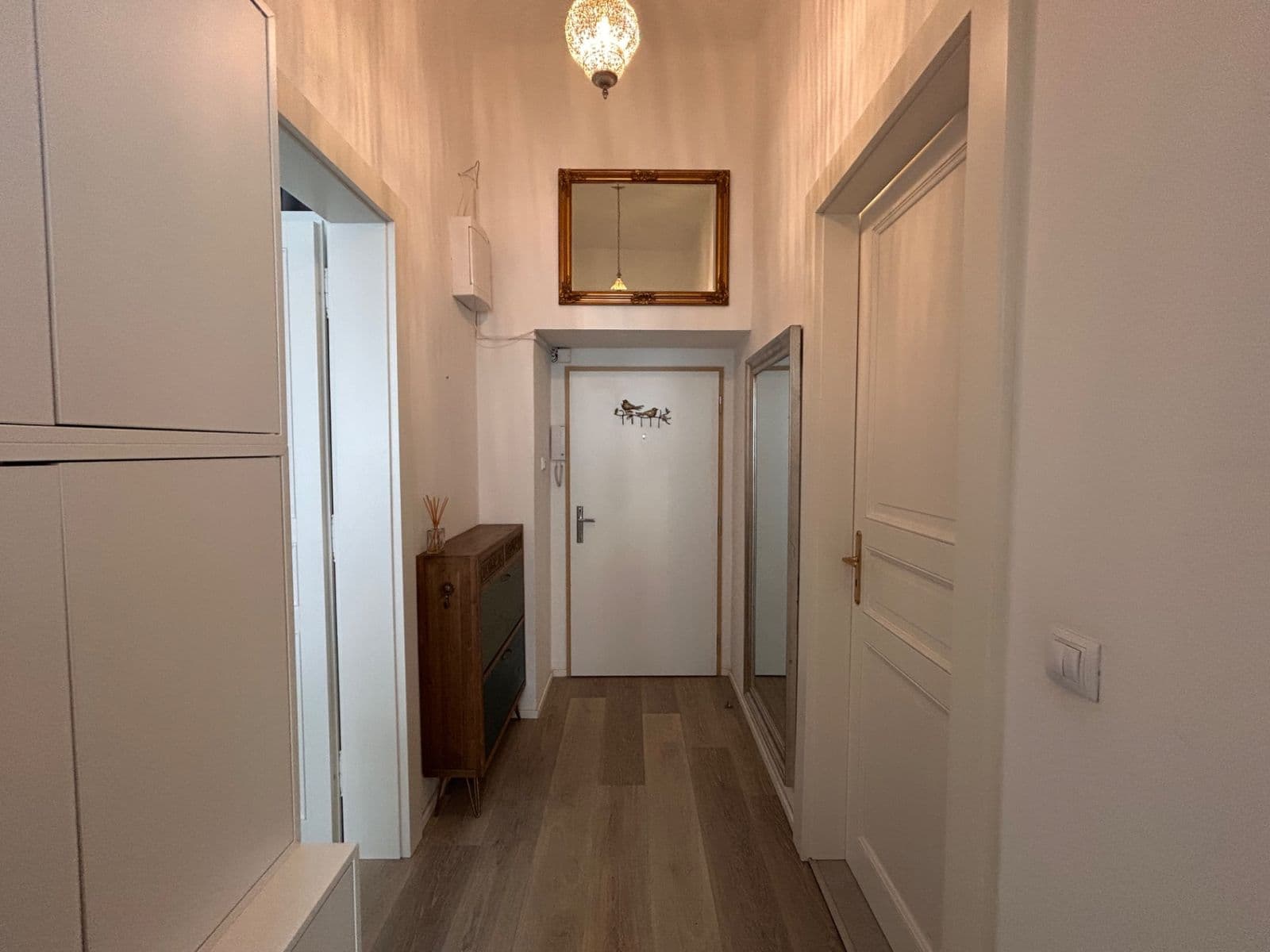 Prenájom bytu 1-izbový 44 m², Šafaříkova, Praha, Praha Prenájom bytu 1-izbový 44 m², Šafaříkova, Praha, Praha