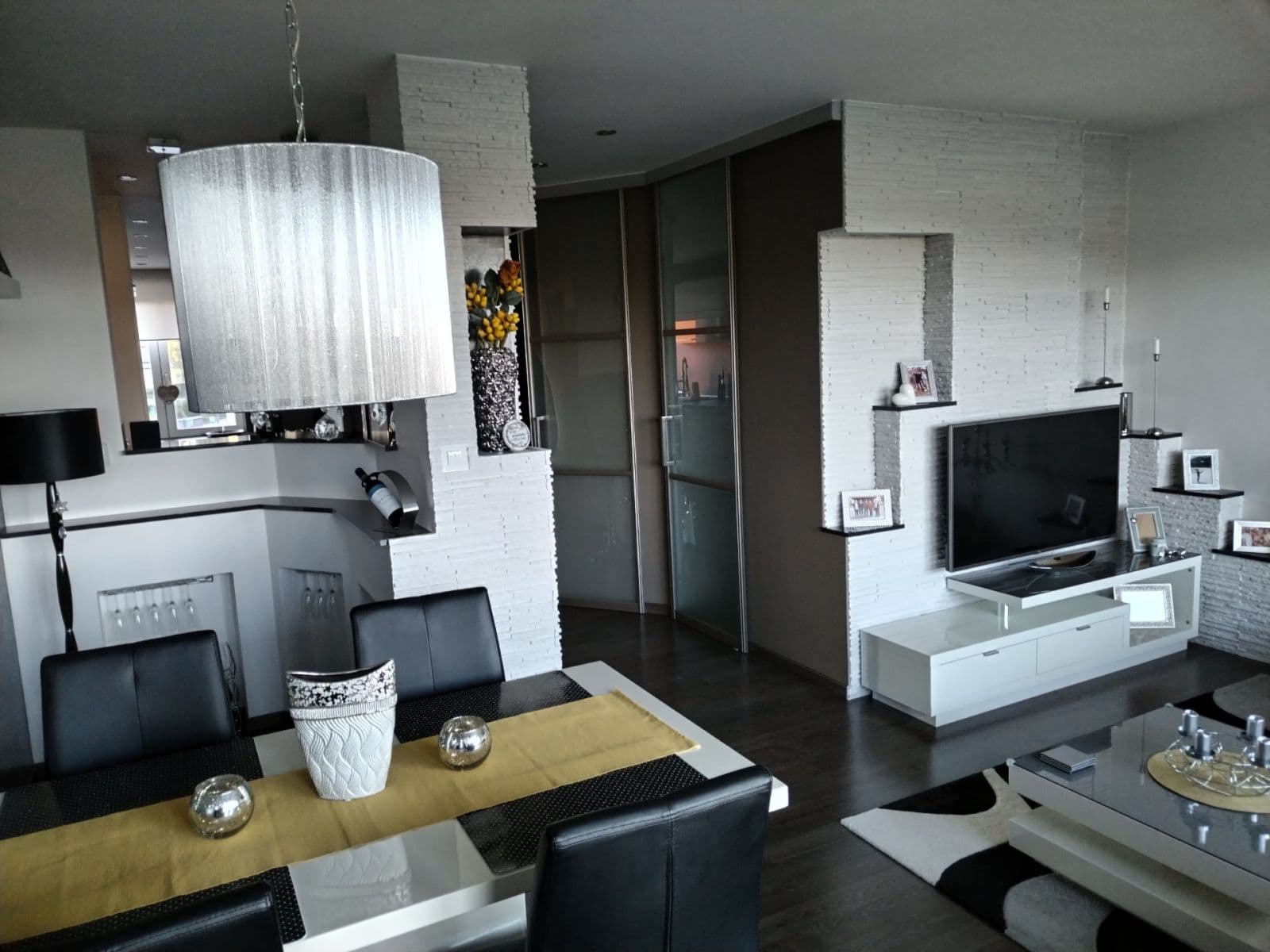 Predaj bytu 3-izbový 72 m², Rýmařovská, Bruntál, Moravskoslezský kraj Predaj bytu 3-izbový 72 m², Rýmařovská, Bruntál, Moravskoslezský kraj