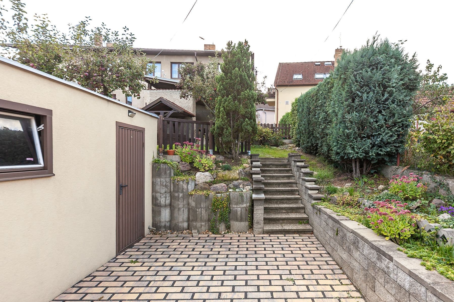 Predaj domu 230 m², pozemek 348 m², Svahová, Horoměřice, Středočeský kraj Predaj domu 230 m², pozemek 348 m², Svahová, Horoměřice, Středočeský kraj