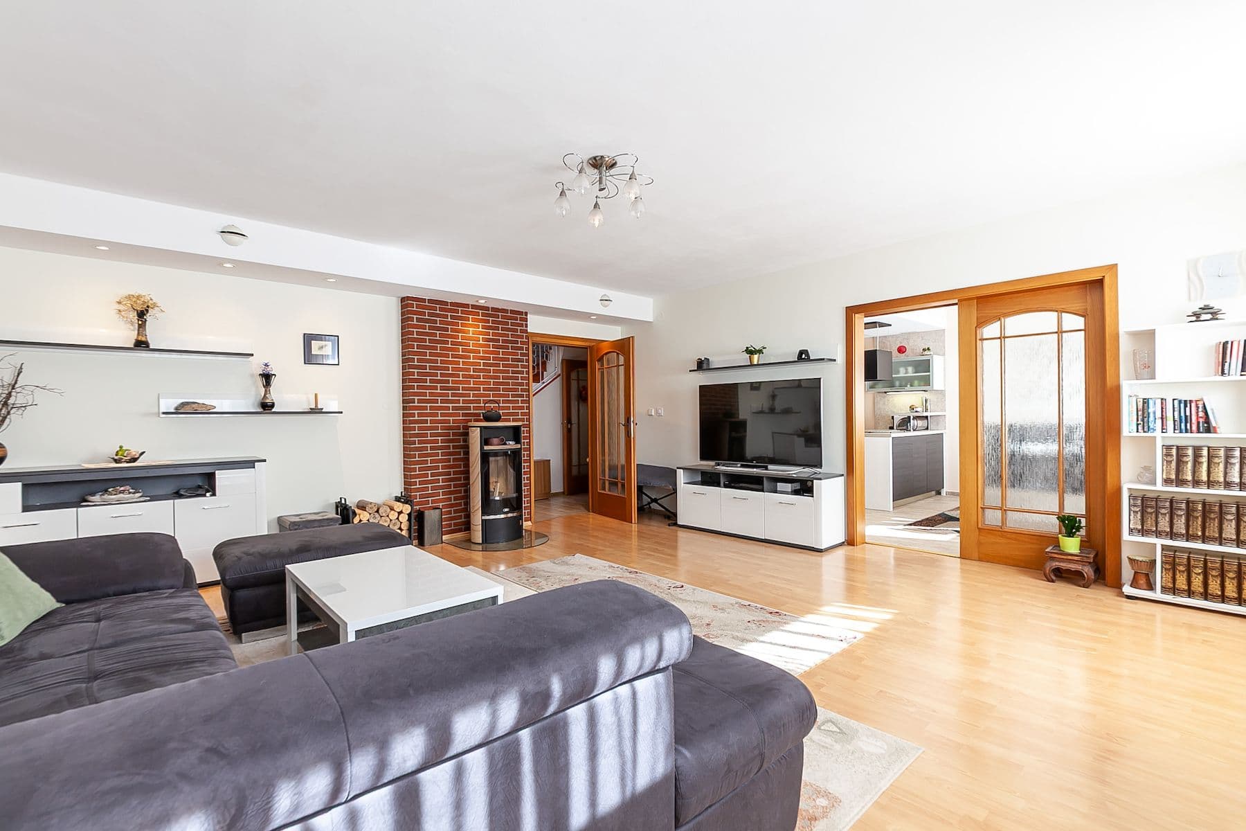 Predaj domu 230 m², pozemek 348 m², Svahová, Horoměřice, Středočeský kraj Predaj domu 230 m², pozemek 348 m², Svahová, Horoměřice, Středočeský kraj