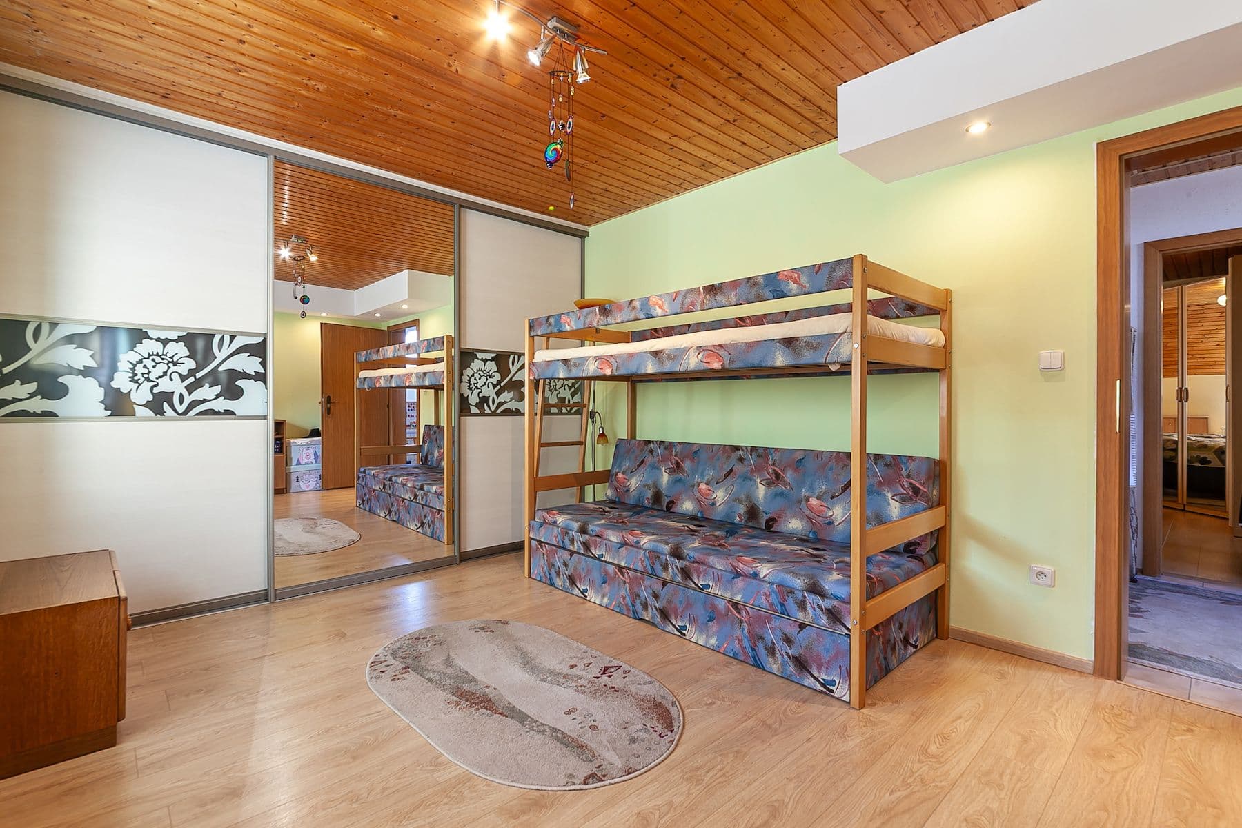 Predaj domu 230 m², pozemek 348 m², Svahová, Horoměřice, Středočeský kraj Predaj domu 230 m², pozemek 348 m², Svahová, Horoměřice, Středočeský kraj