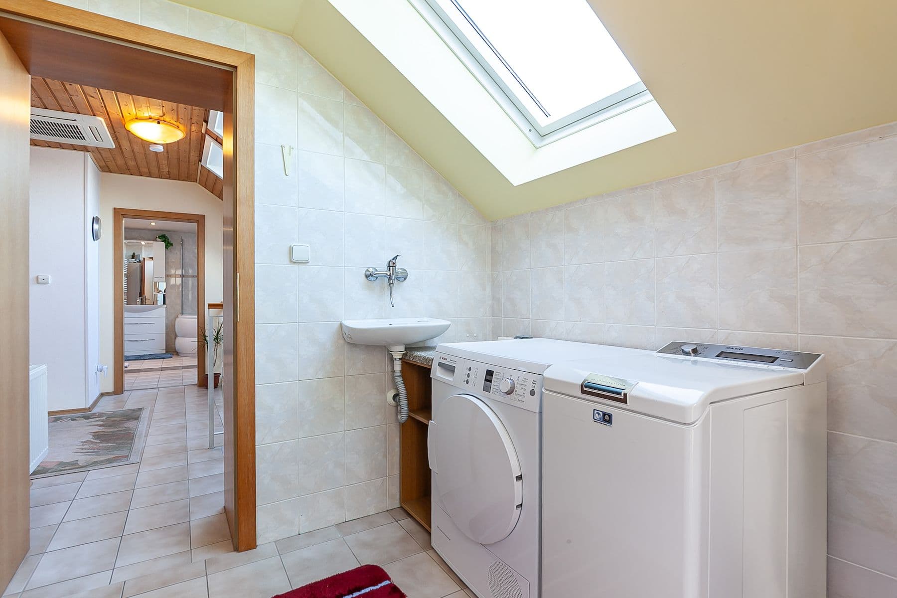 Predaj domu 230 m², pozemek 348 m², Svahová, Horoměřice, Středočeský kraj Predaj domu 230 m², pozemek 348 m², Svahová, Horoměřice, Středočeský kraj