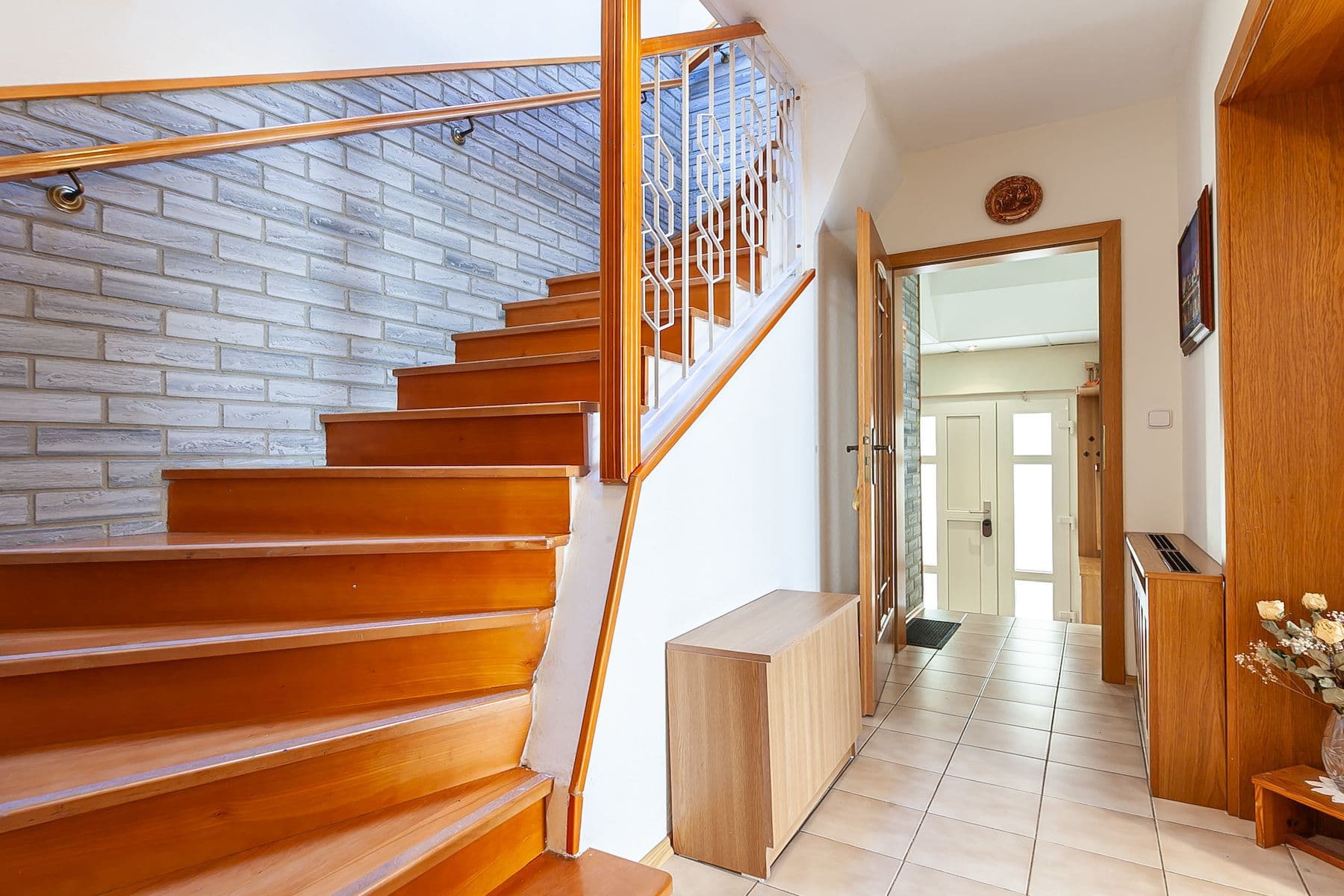 Predaj domu 230 m², pozemek 348 m², Svahová, Horoměřice, Středočeský kraj Predaj domu 230 m², pozemek 348 m², Svahová, Horoměřice, Středočeský kraj