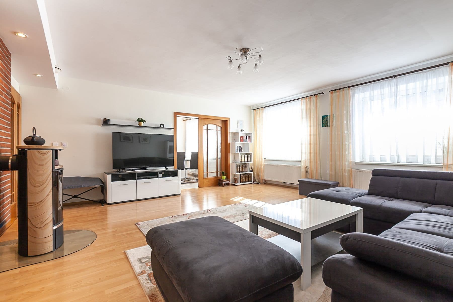 Predaj domu 230 m², pozemek 348 m², Svahová, Horoměřice, Středočeský kraj Predaj domu 230 m², pozemek 348 m², Svahová, Horoměřice, Středočeský kraj