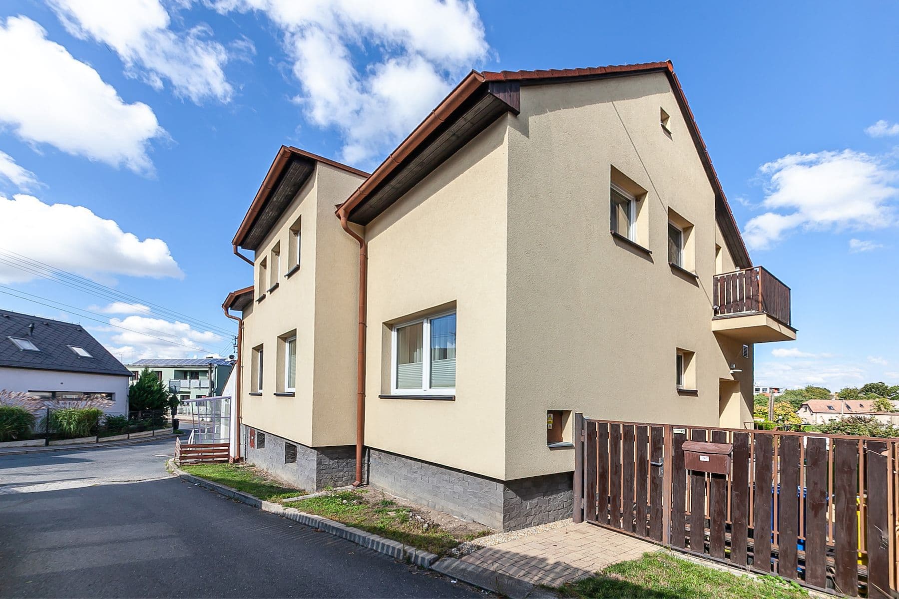 Predaj domu 230 m², pozemek 348 m², Svahová, Horoměřice, Středočeský kraj Predaj domu 230 m², pozemek 348 m², Svahová, Horoměřice, Středočeský kraj