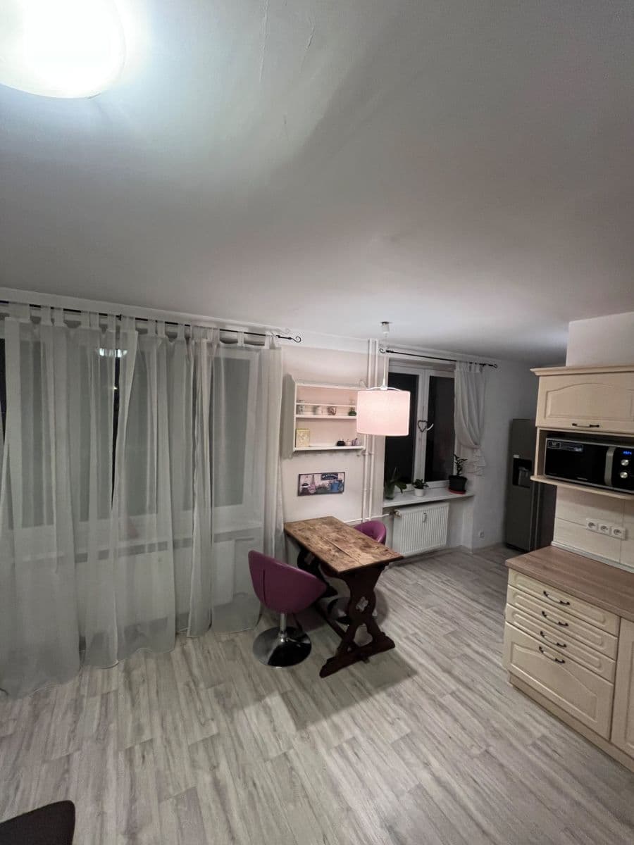 Predaj bytu 3-izbový 68 m², 17. listopadu, Ústí nad Labem, Ústecký kraj Predaj bytu 3-izbový 68 m², 17. listopadu, Ústí nad Labem, Ústecký kraj