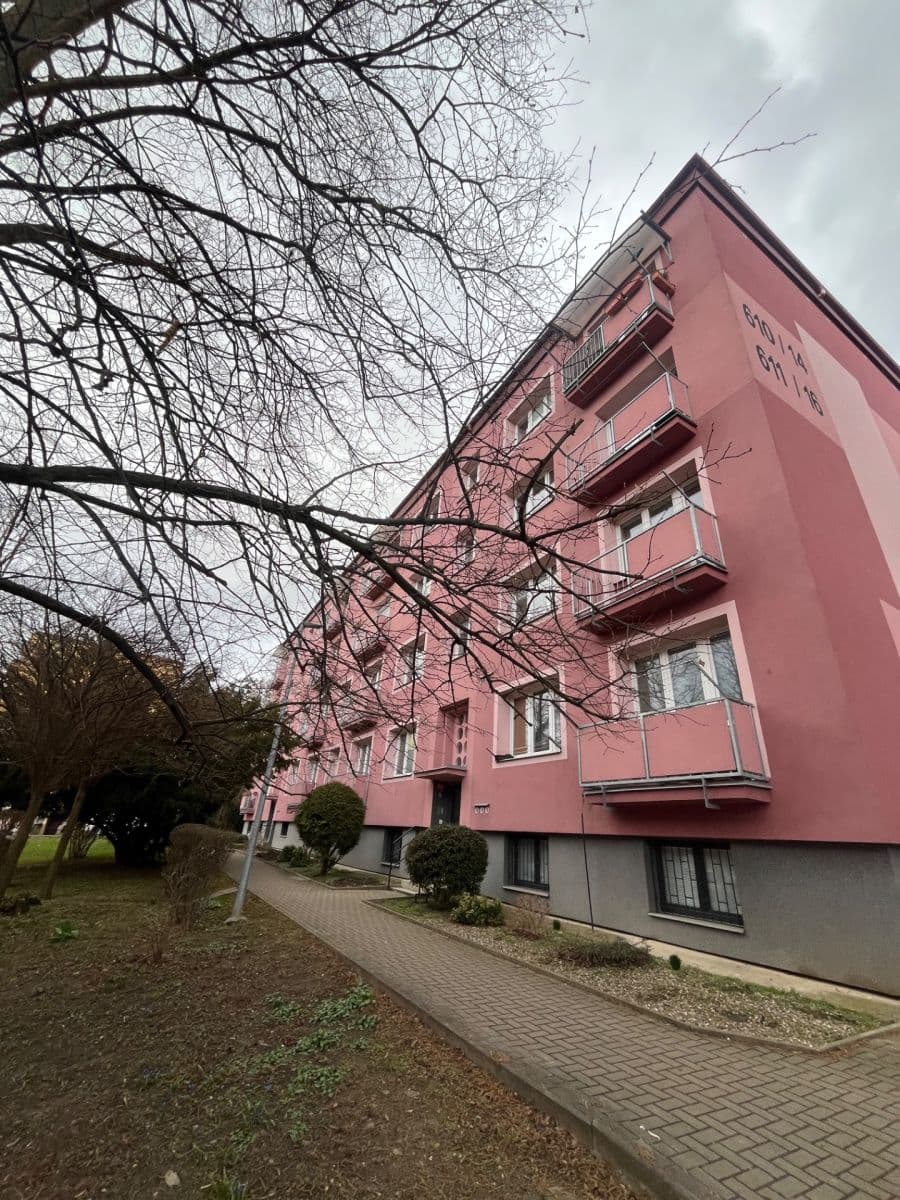 Predaj bytu 3-izbový 68 m², 17. listopadu, Ústí nad Labem, Ústecký kraj Predaj bytu 3-izbový 68 m², 17. listopadu, Ústí nad Labem, Ústecký kraj