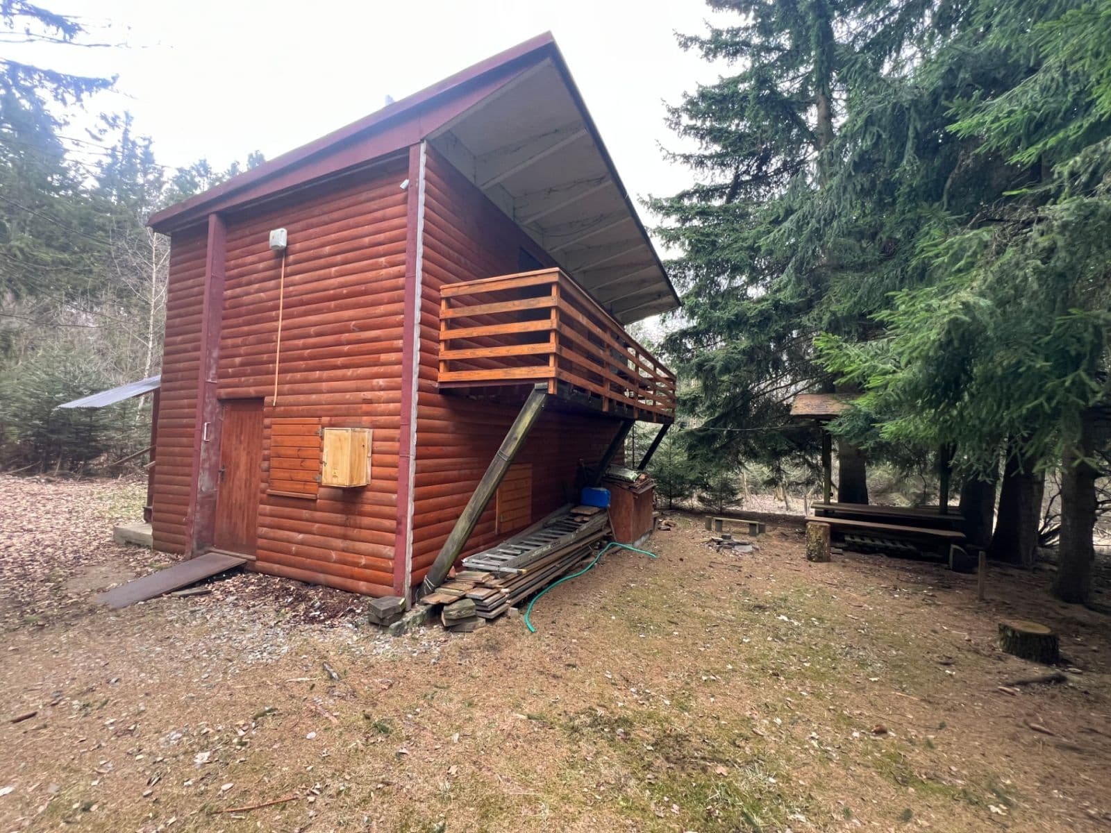 Predaj rekreačného objektu 120 m², pozemek 62 m², Zubří, Kraj Vysočina Predaj rekreačného objektu 120 m², pozemek 62 m², Zubří, Kraj Vysočina