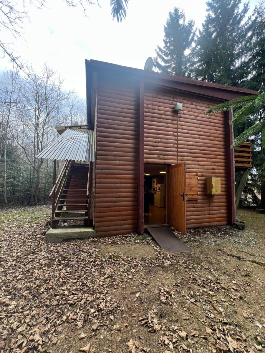 Predaj rekreačného objektu 120 m², pozemek 62 m², Zubří, Kraj Vysočina Predaj rekreačného objektu 120 m², pozemek 62 m², Zubří, Kraj Vysočina