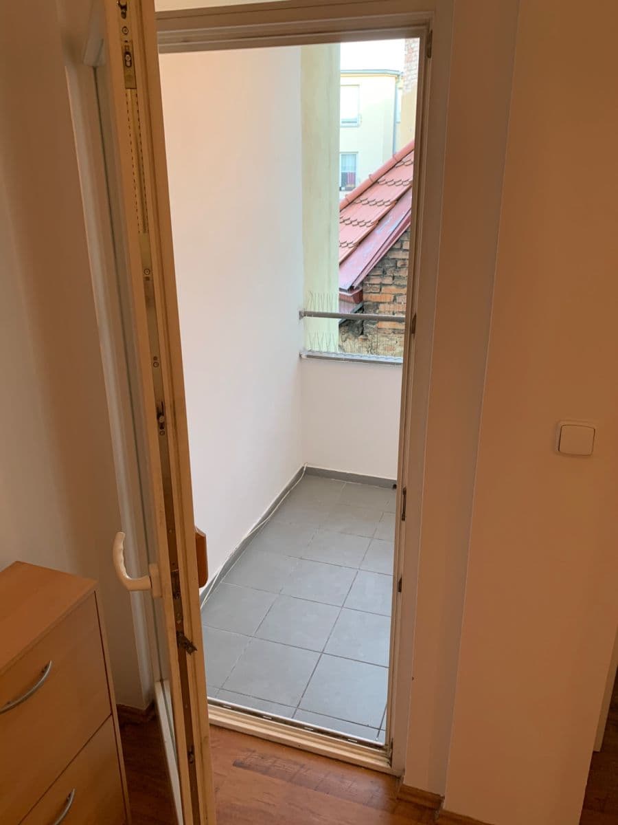 Prenájom bytu 2-izbový 60 m², Farského, Praha, Praha Prenájom bytu 2-izbový 60 m², Farského, Praha, Praha
