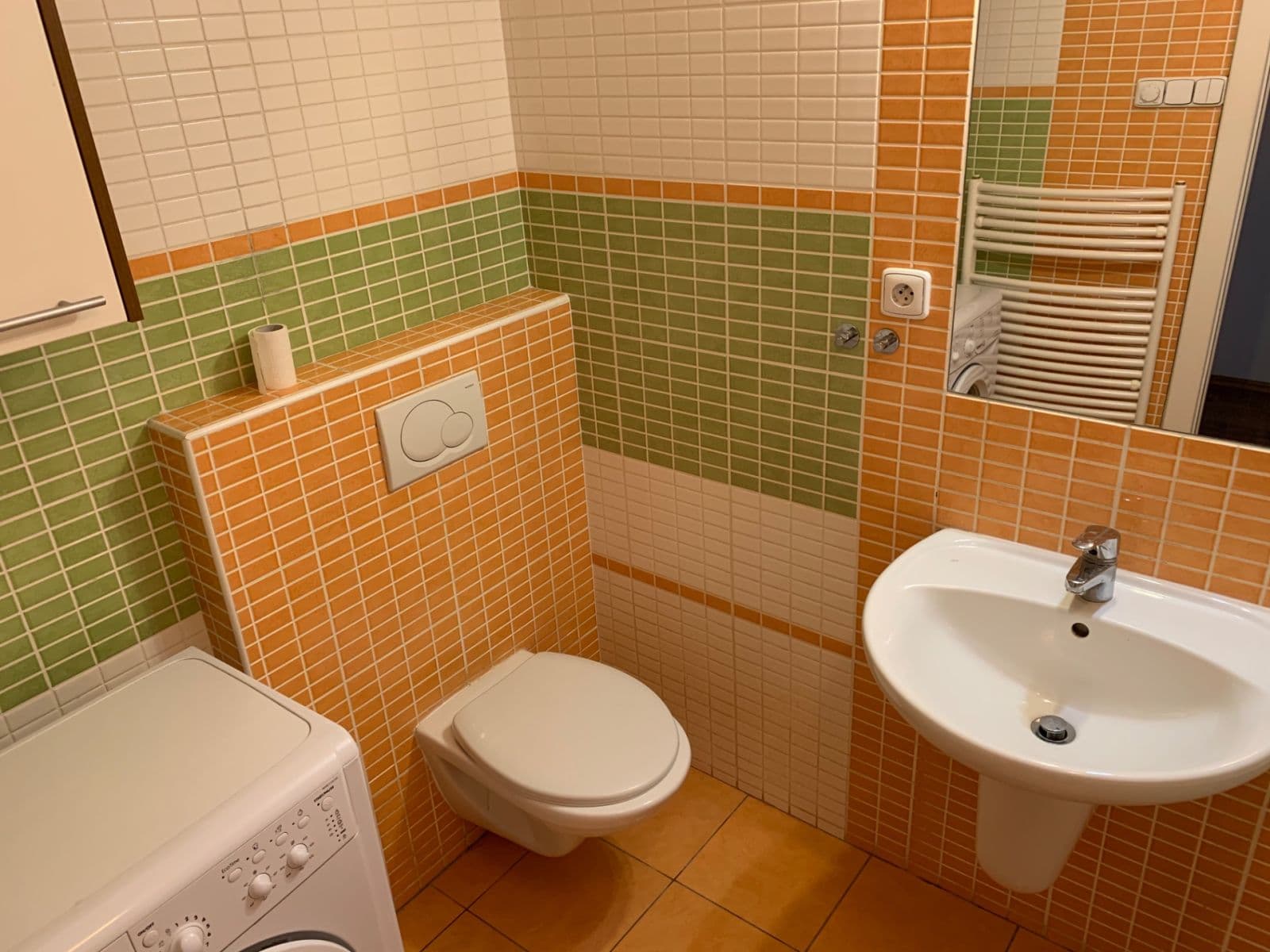 Prenájom bytu 2-izbový 60 m², Farského, Praha, Praha Prenájom bytu 2-izbový 60 m², Farského, Praha, Praha