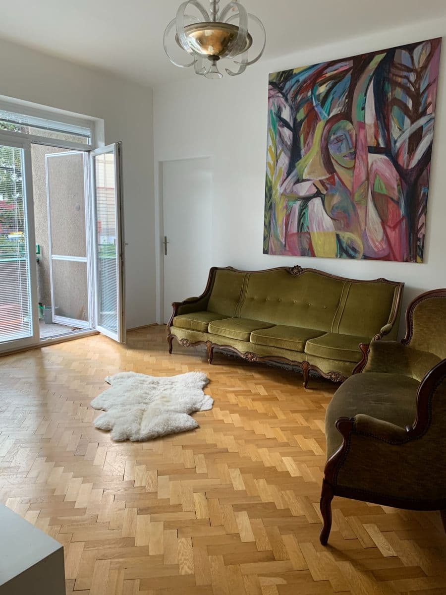 Prenájom bytu 3-izbový 102 m², Sokolská, Bratislava - mestská časť Staré Mesto, Bratislavský kraj Prenájom bytu 3-izbový 102 m², Sokolská, Bratislava - mestská časť Staré Mesto, Bratislavský kraj
