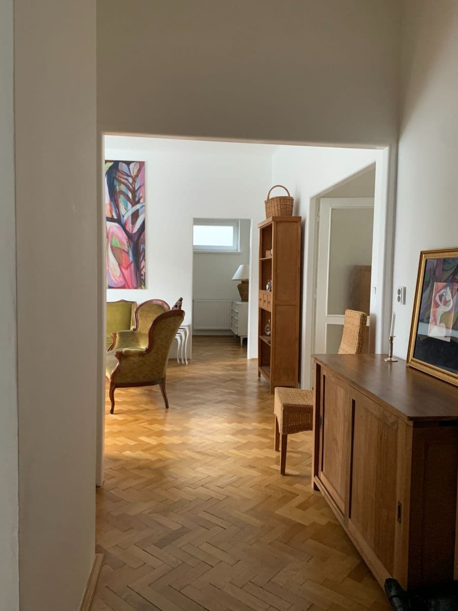 Prenájom bytu 3-izbový 102 m², Sokolská, Bratislava - mestská časť Staré Mesto, Bratislavský kraj Prenájom bytu 3-izbový 102 m², Sokolská, Bratislava - mestská časť Staré Mesto, Bratislavský kraj