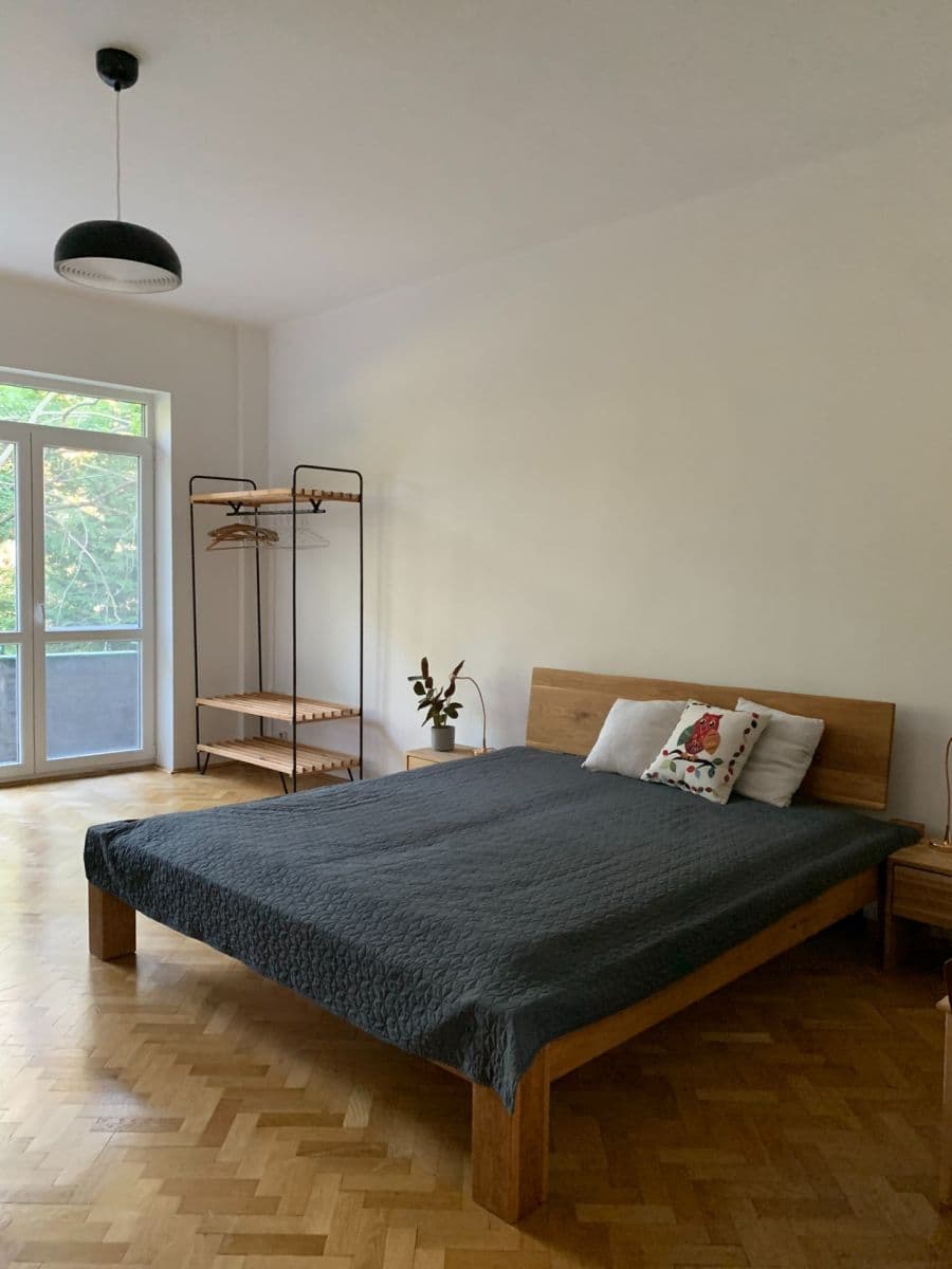 Prenájom bytu 3-izbový 102 m², Sokolská, Bratislava - mestská časť Staré Mesto, Bratislavský kraj Prenájom bytu 3-izbový 102 m², Sokolská, Bratislava - mestská časť Staré Mesto, Bratislavský kraj