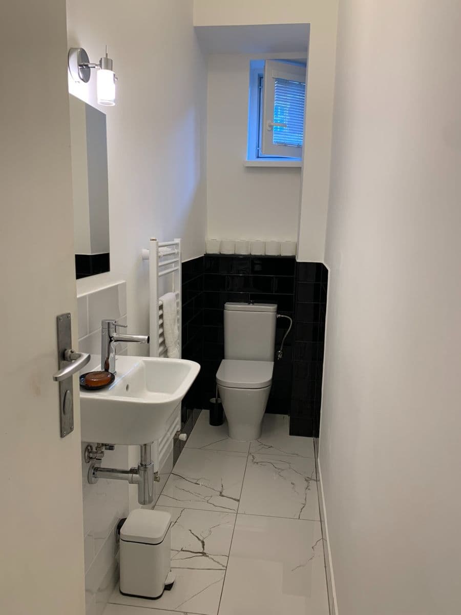 Prenájom bytu 3-izbový 102 m², Sokolská, Bratislava - mestská časť Staré Mesto, Bratislavský kraj Prenájom bytu 3-izbový 102 m², Sokolská, Bratislava - mestská časť Staré Mesto, Bratislavský kraj