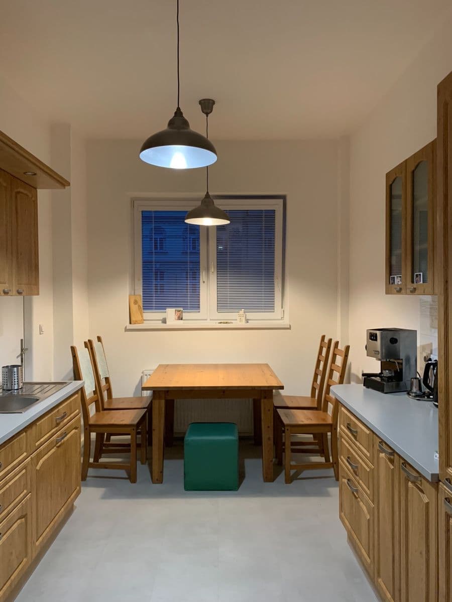 Prenájom bytu 3-izbový 102 m², Sokolská, Bratislava - mestská časť Staré Mesto, Bratislavský kraj Prenájom bytu 3-izbový 102 m², Sokolská, Bratislava - mestská časť Staré Mesto, Bratislavský kraj