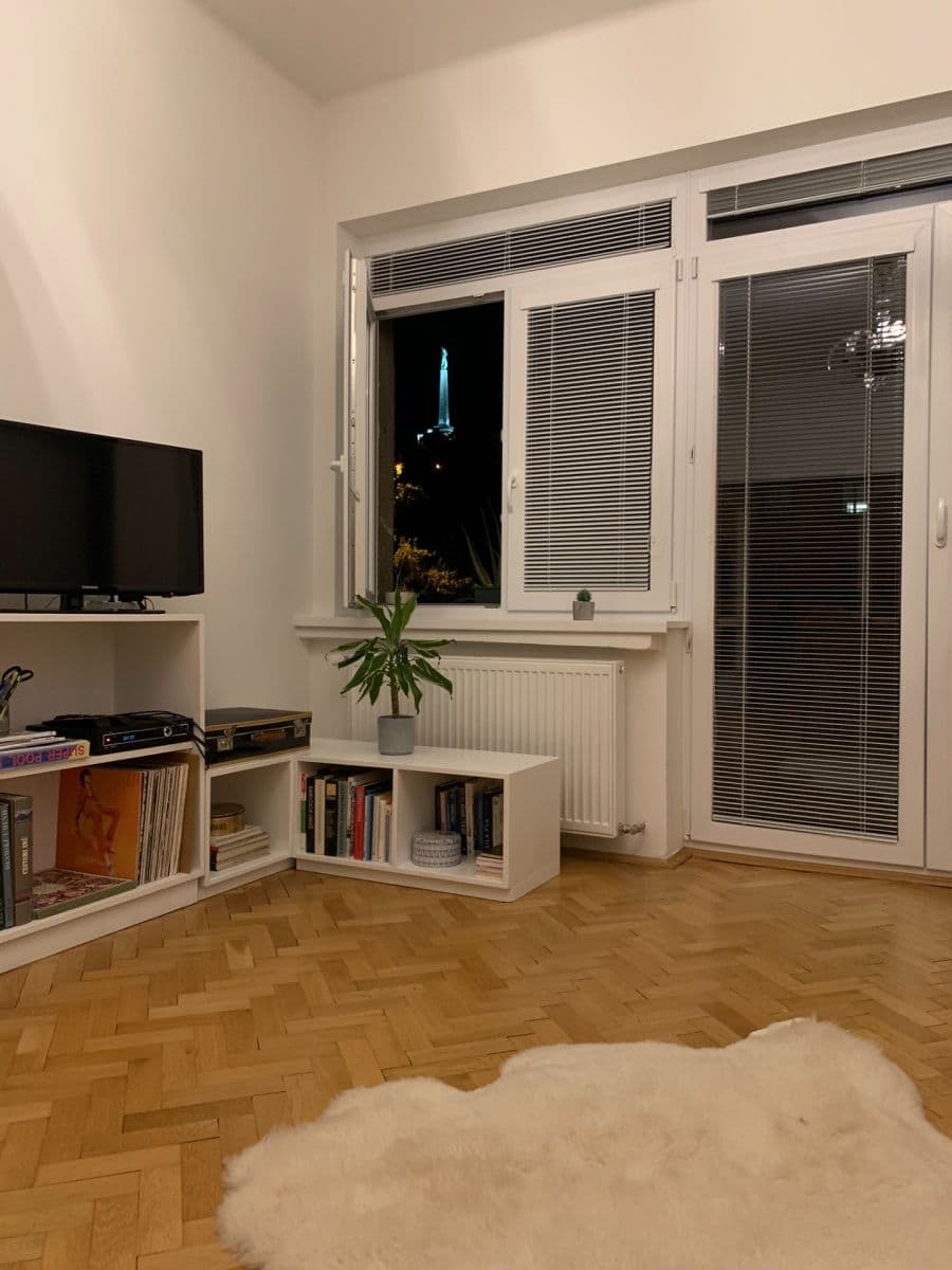 Prenájom bytu 3-izbový 102 m², Sokolská, Bratislava - mestská časť Staré Mesto, Bratislavský kraj Prenájom bytu 3-izbový 102 m², Sokolská, Bratislava - mestská časť Staré Mesto, Bratislavský kraj