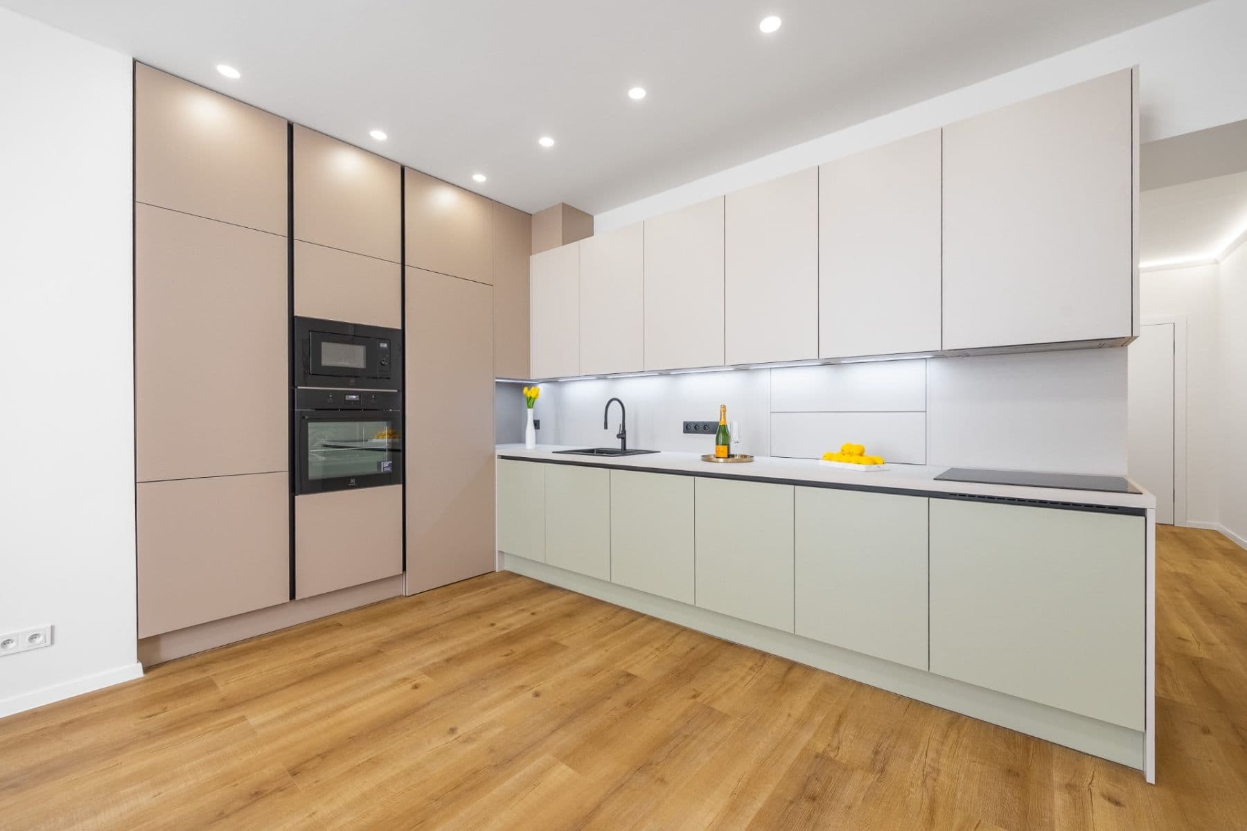 Predaj bytu 3-izbový 95 m², Řezáčovo náměstí, Praha, Praha Predaj bytu 3-izbový 95 m², Řezáčovo náměstí, Praha, Praha