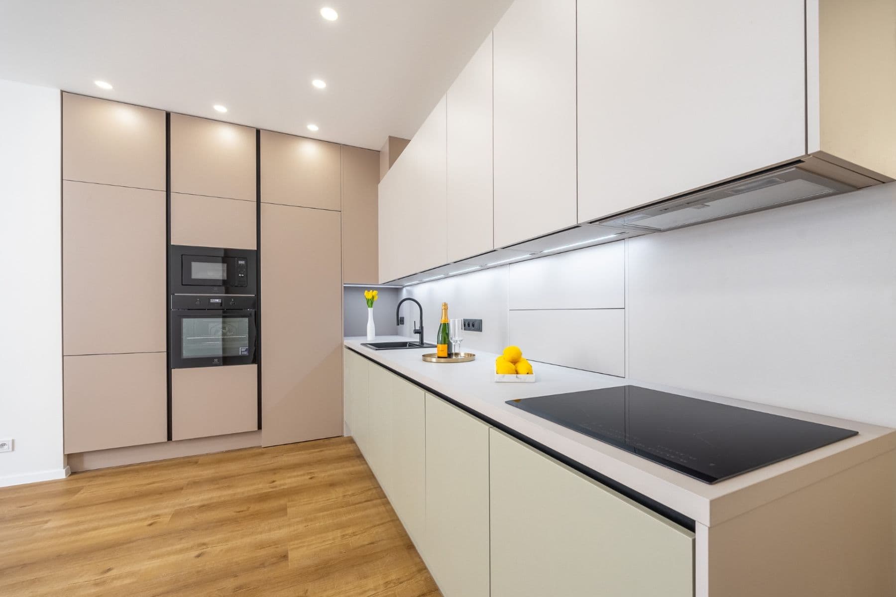 Predaj bytu 3-izbový 95 m², Řezáčovo náměstí, Praha, Praha Predaj bytu 3-izbový 95 m², Řezáčovo náměstí, Praha, Praha