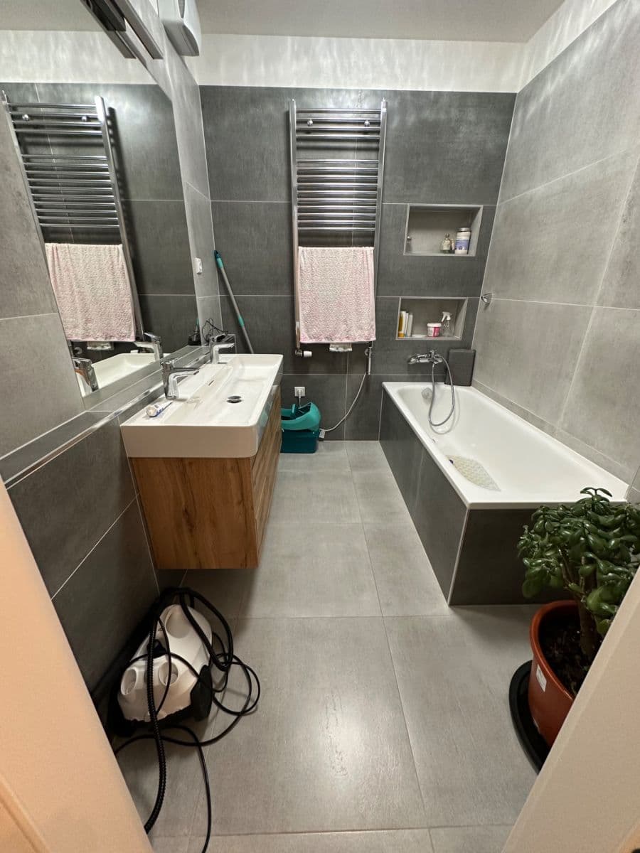 Predaj bytu 4-izbový 102 m², Kardausova, Praha, Praha Predaj bytu 4-izbový 102 m², Kardausova, Praha, Praha