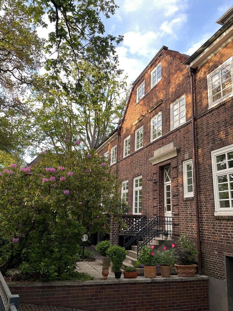 Predaj domu 365 m², pozemek 390 m², Hamburg, Hamburg Predaj domu 365 m², pozemek 390 m², Hamburg, Hamburg