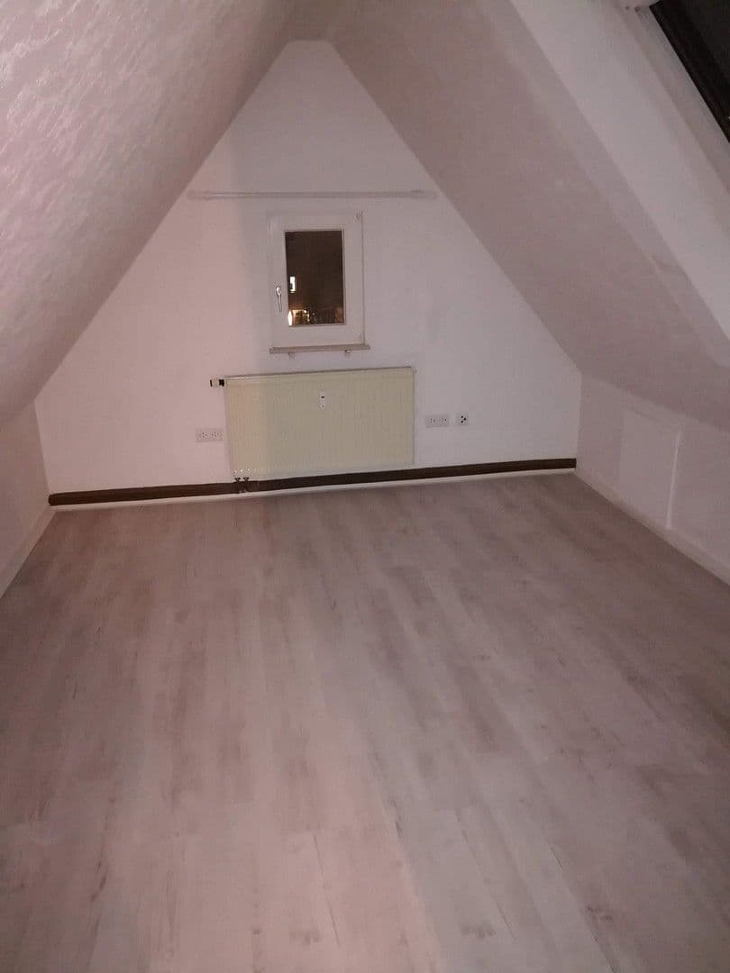 Prenájom bytu 4-izbový 91 m², Plüderhausen, Bádensko-Wurttembersko Prenájom bytu 4-izbový 91 m², Plüderhausen, Bádensko-Wurttembersko