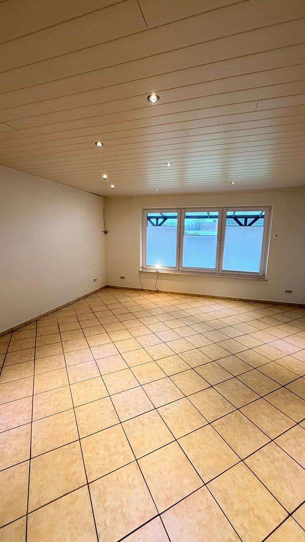 Predaj domu 160 m², pozemek 695 m², Nienburg/Weser, Dolné Sasko Predaj domu 160 m², pozemek 695 m², Nienburg/Weser, Dolné Sasko