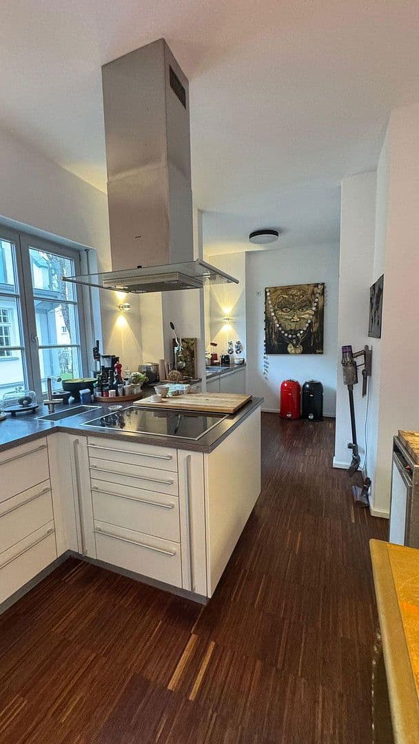 Prenájom bytu 6-izbový 197 m², München, Bavorsko Prenájom bytu 6-izbový 197 m², München, Bavorsko