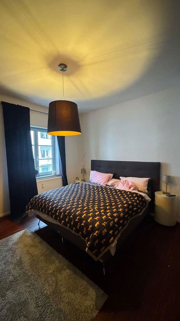 Prenájom bytu 6-izbový 197 m², München, Bavorsko Prenájom bytu 6-izbový 197 m², München, Bavorsko