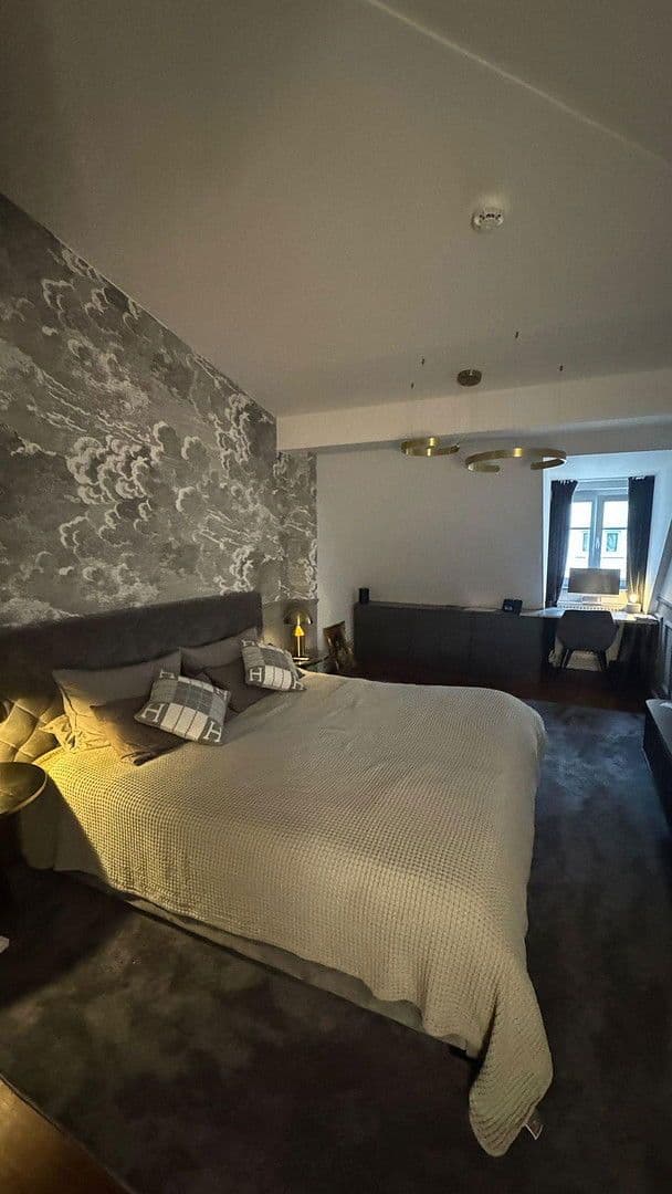 Prenájom bytu 6-izbový 197 m², München, Bavorsko Prenájom bytu 6-izbový 197 m², München, Bavorsko