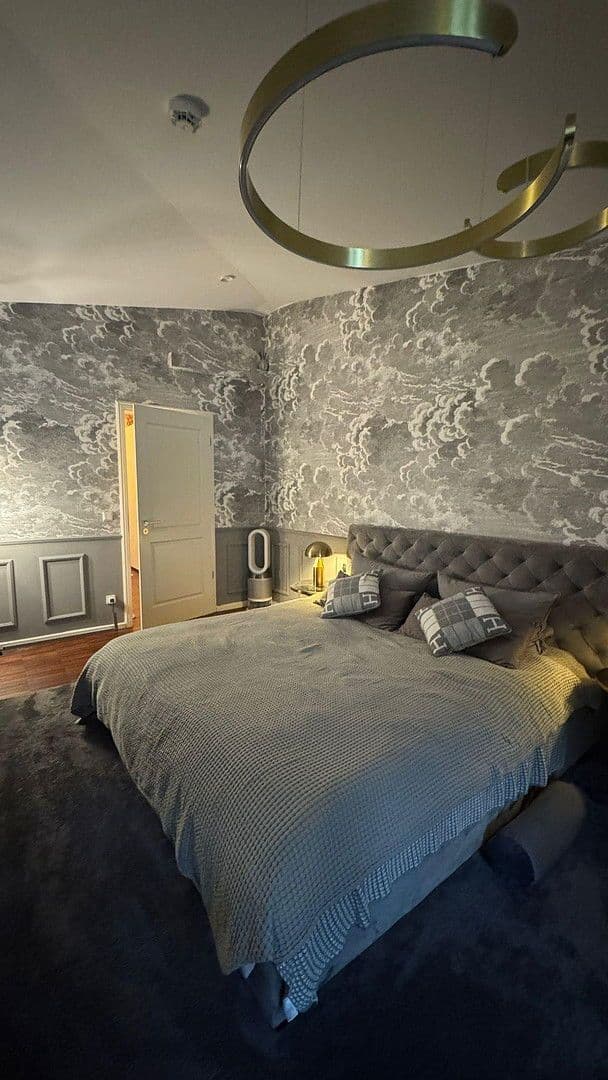 Prenájom bytu 6-izbový 197 m², München, Bavorsko Prenájom bytu 6-izbový 197 m², München, Bavorsko