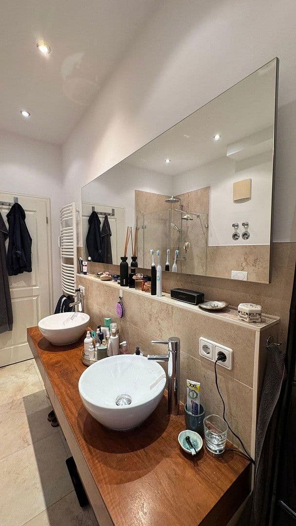 Prenájom bytu 6-izbový 197 m², München, Bavorsko Prenájom bytu 6-izbový 197 m², München, Bavorsko