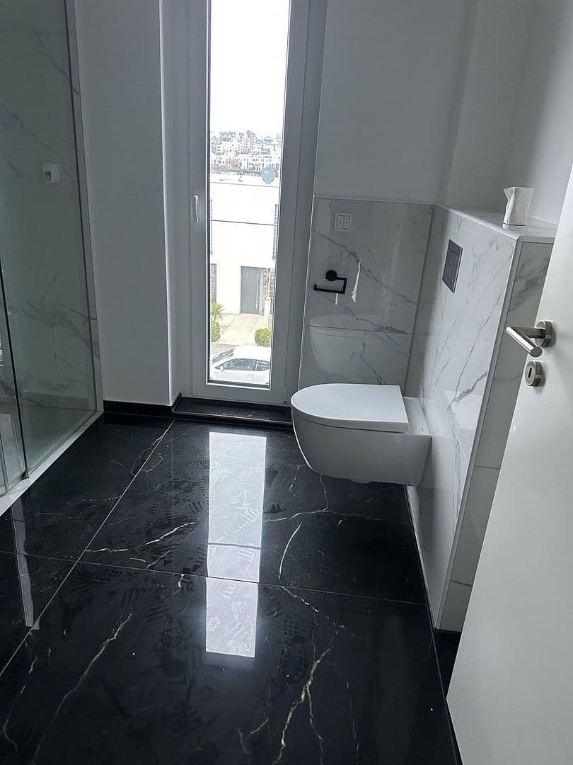 Prenájom bytu 4-izbový 146 m², Dortmund, Severné Porýnie - Westfálsko Prenájom bytu 4-izbový 146 m², Dortmund, Severné Porýnie - Westfálsko