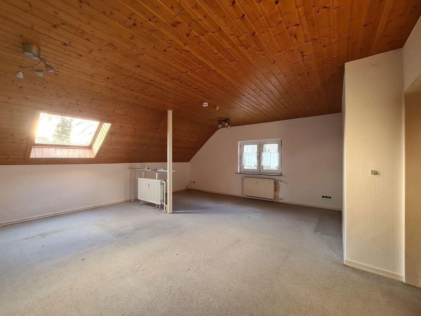 Prenájom bytu 2-izbový 63 m², Bruchköbel, Hesensko Prenájom bytu 2-izbový 63 m², Bruchköbel, Hesensko