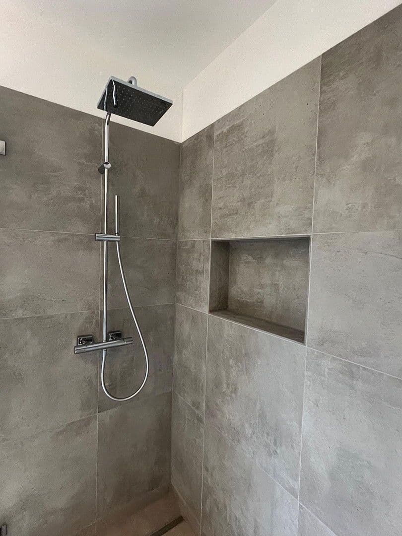 Prenájom bytu 3-izbový 95 m², Ostendorfstraße 37, Berlin, Berlín Prenájom bytu 3-izbový 95 m², Ostendorfstraße 37, Berlin, Berlín