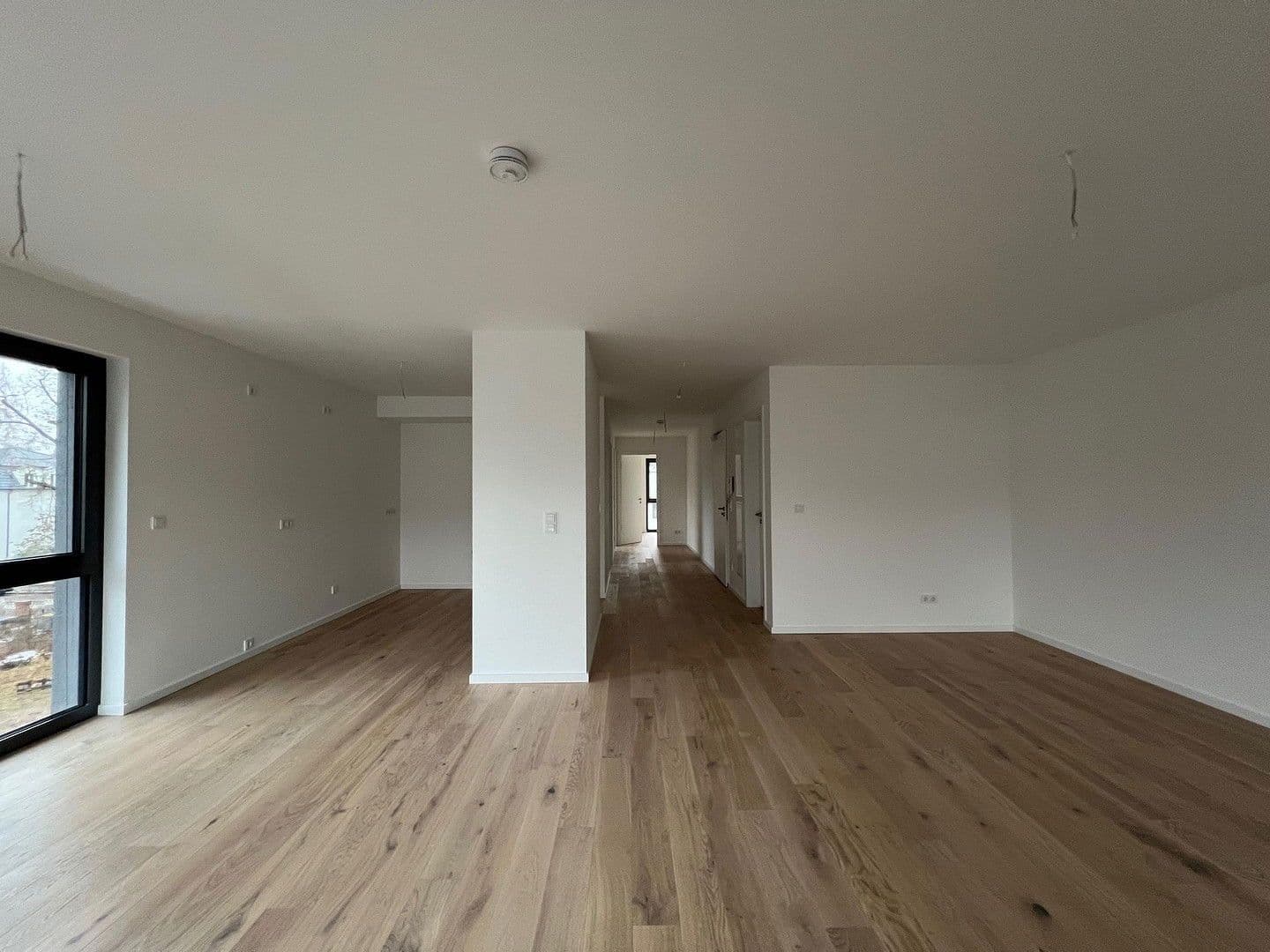 Prenájom bytu 3-izbový 95 m², Ostendorfstraße 37, Berlin, Berlín Prenájom bytu 3-izbový 95 m², Ostendorfstraße 37, Berlin, Berlín