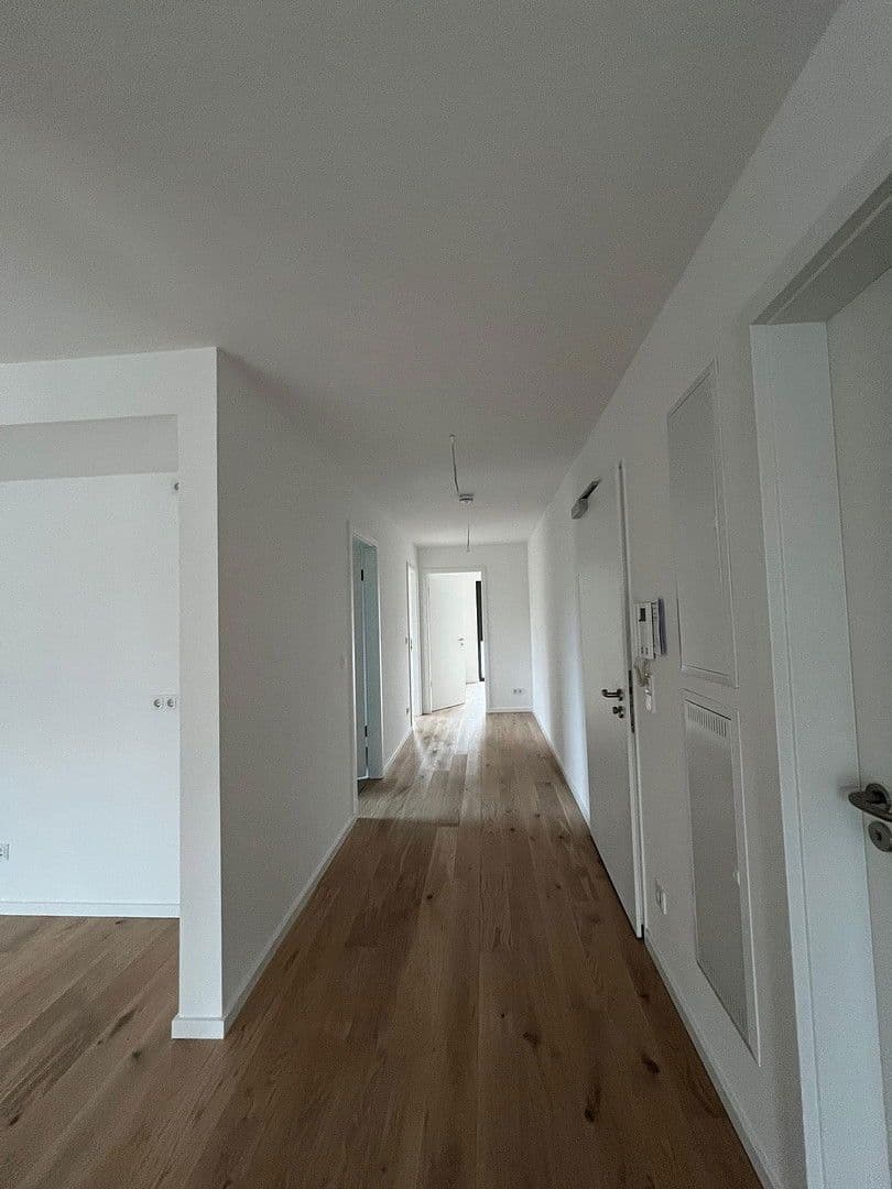 Prenájom bytu 3-izbový 95 m², Ostendorfstraße 37, Berlin, Berlín Prenájom bytu 3-izbový 95 m², Ostendorfstraße 37, Berlin, Berlín