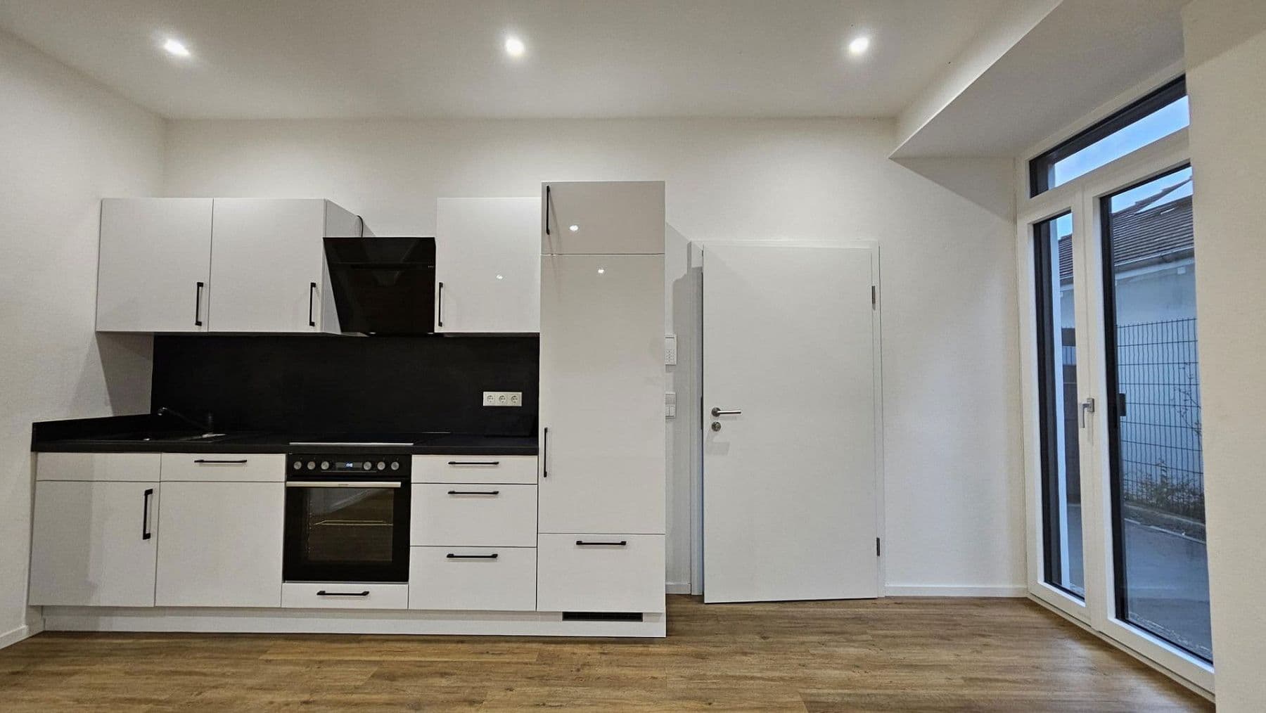 Prenájom bytu 3-izbový 75 m², Kirchstraße 3, Langenargen, Bádensko-Wurttembersko Prenájom bytu 3-izbový 75 m², Kirchstraße 3, Langenargen, Bádensko-Wurttembersko