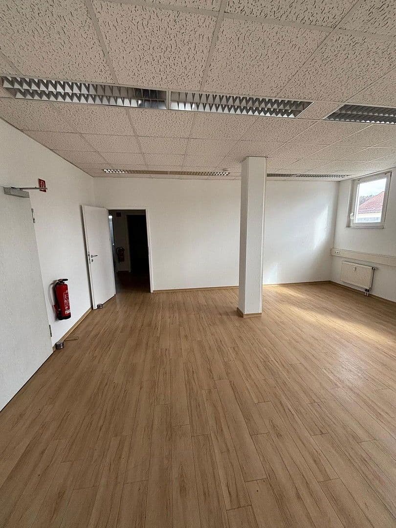 Prenájom kancelárie 87 m², Blumenstr. 33a, Magstadt, Bádensko-Wurttembersko Prenájom kancelárie 87 m², Blumenstr. 33a, Magstadt, Bádensko-Wurttembersko