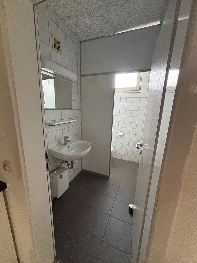 Prenájom kancelárie 87 m², Blumenstr. 33a, Magstadt, Bádensko-Wurttembersko Prenájom kancelárie 87 m², Blumenstr. 33a, Magstadt, Bádensko-Wurttembersko