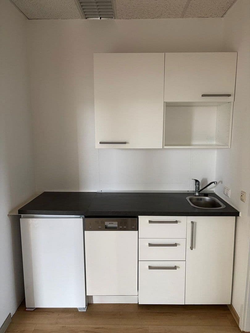 Prenájom kancelárie 87 m², Blumenstr. 33a, Magstadt, Bádensko-Wurttembersko Prenájom kancelárie 87 m², Blumenstr. 33a, Magstadt, Bádensko-Wurttembersko