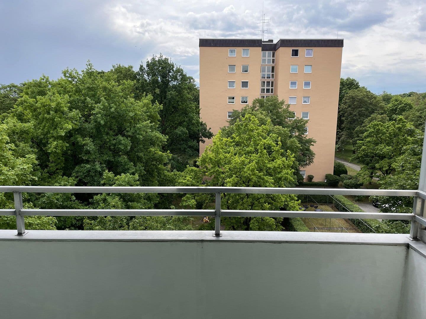 Prenájom bytu 4-izbový 75 m², München, Bavorsko Prenájom bytu 4-izbový 75 m², München, Bavorsko