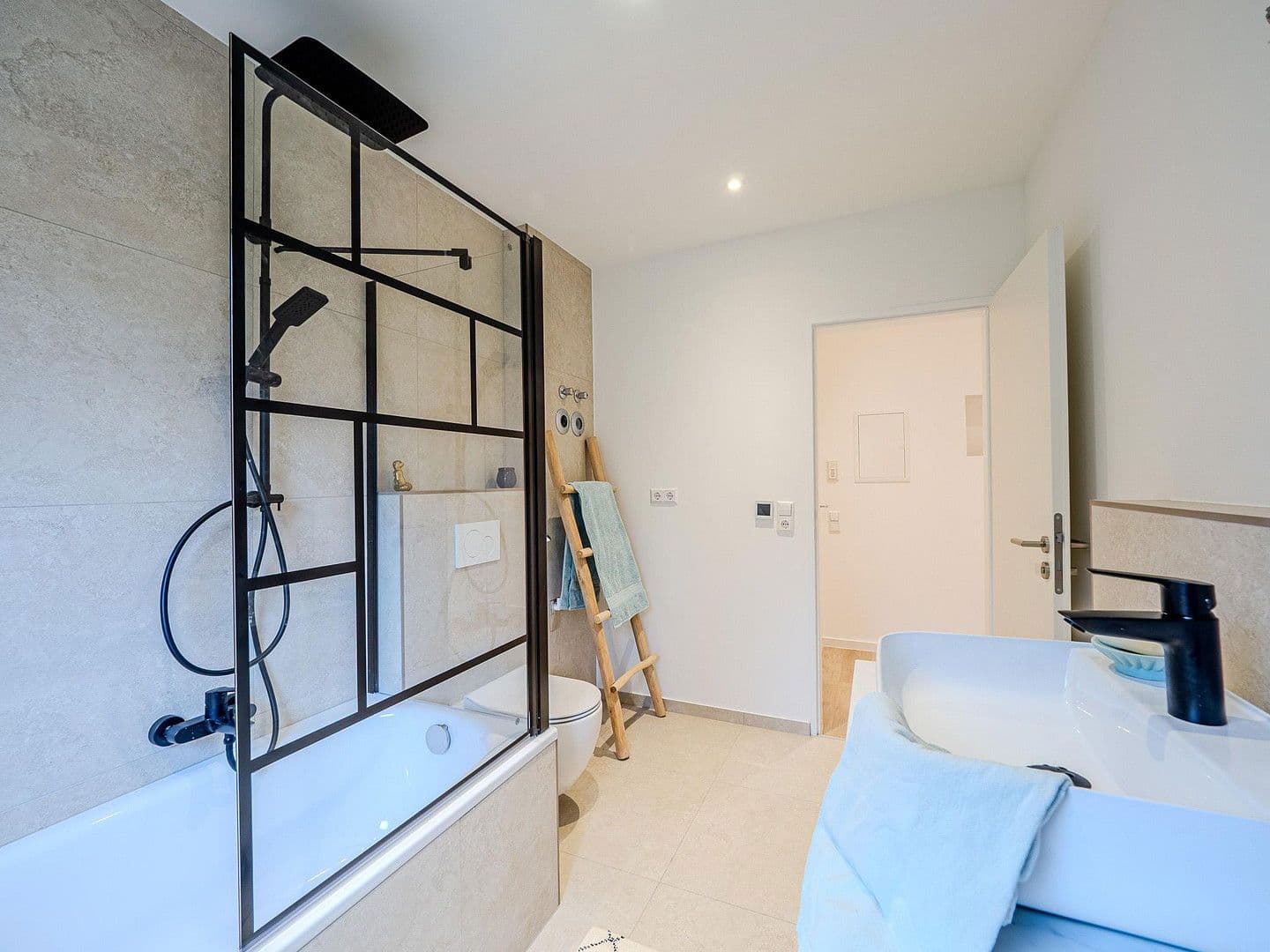 Prenájom bytu 3-izbový 80 m², Gottenheimer Str. 3, Freiburg im Breisgau, Bádensko-Wurttembersko Prenájom bytu 3-izbový 80 m², Gottenheimer Str. 3, Freiburg im Breisgau, Bádensko-Wurttembersko