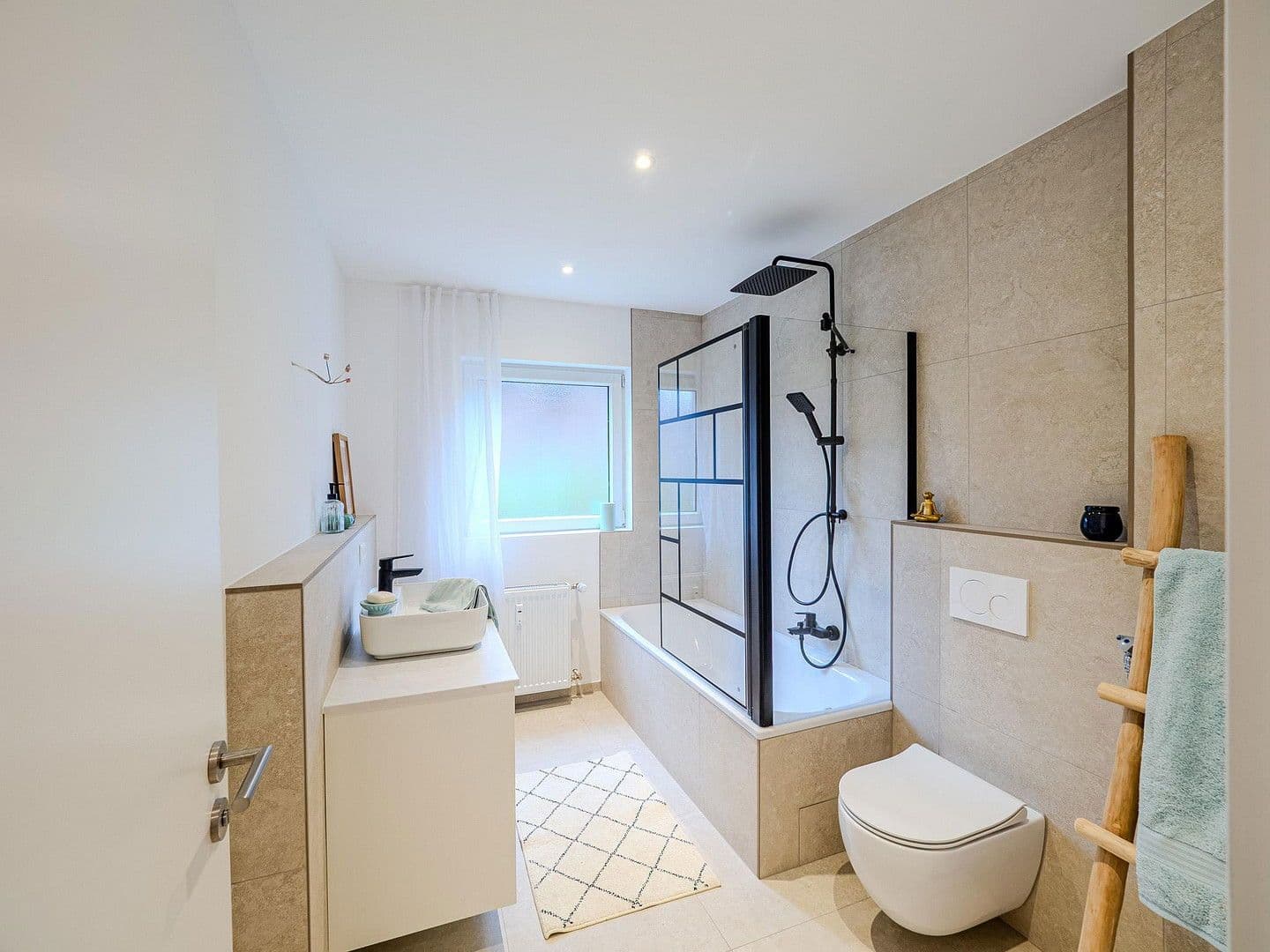 Prenájom bytu 3-izbový 80 m², Gottenheimer Str. 3, Freiburg im Breisgau, Bádensko-Wurttembersko Prenájom bytu 3-izbový 80 m², Gottenheimer Str. 3, Freiburg im Breisgau, Bádensko-Wurttembersko