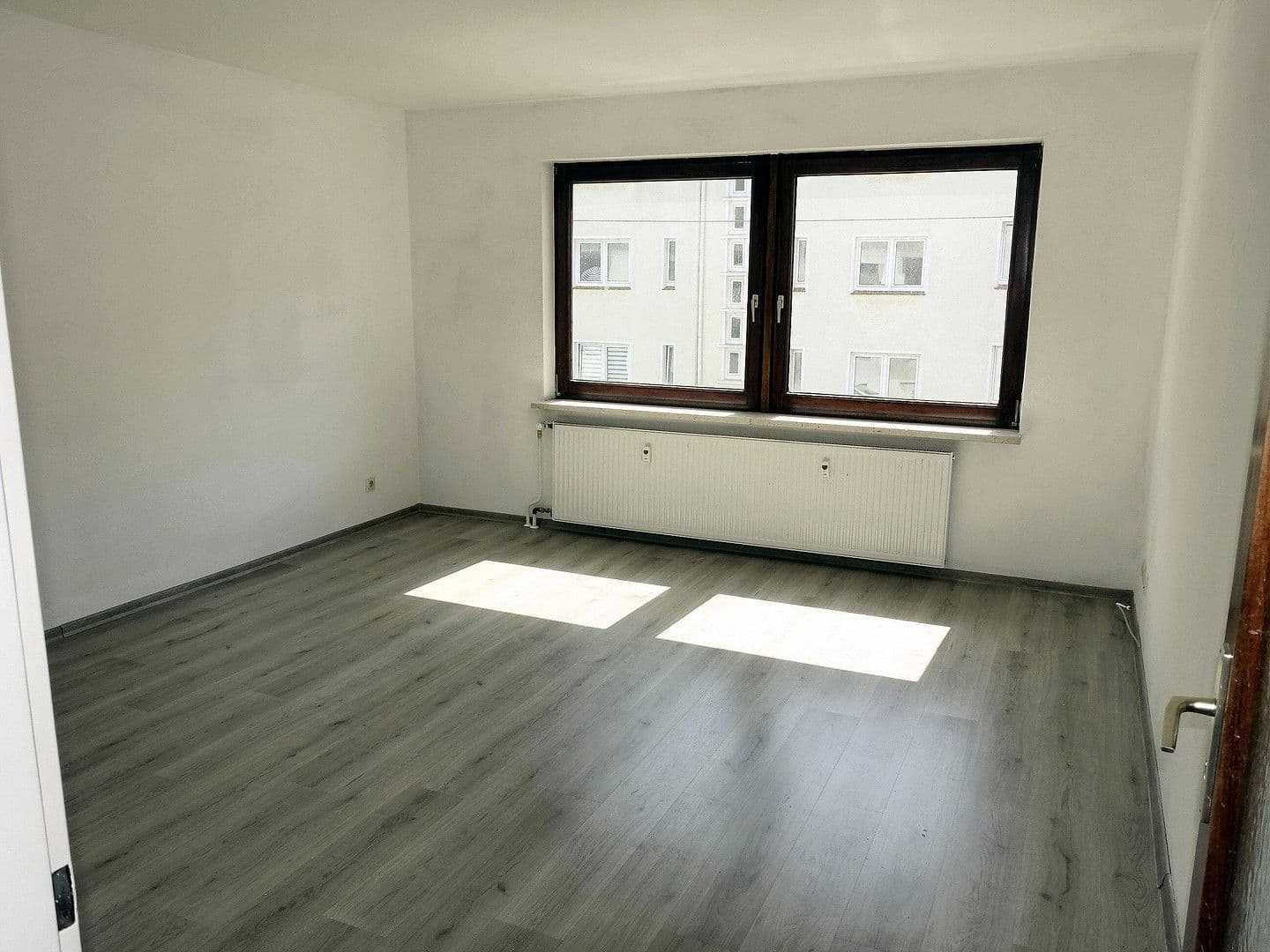 Prenájom bytu 4-izbový 101 m², Schlachthofstraße 9, Häfen - Bremerhaven, Brémy Prenájom bytu 4-izbový 101 m², Schlachthofstraße 9, Häfen - Bremerhaven, Brémy