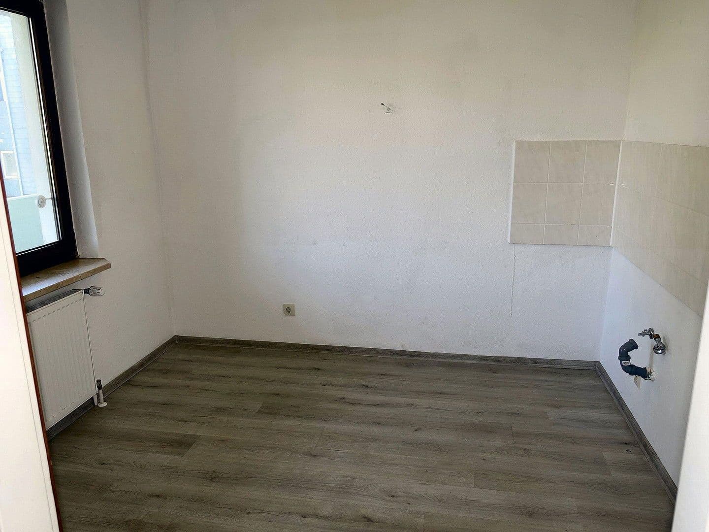 Prenájom bytu 4-izbový 101 m², Schlachthofstraße 9, Häfen - Bremerhaven, Brémy Prenájom bytu 4-izbový 101 m², Schlachthofstraße 9, Häfen - Bremerhaven, Brémy