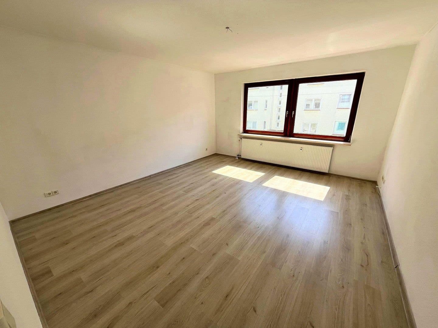 Prenájom bytu 4-izbový 101 m², Schlachthofstraße 9, Häfen - Bremerhaven, Brémy Prenájom bytu 4-izbový 101 m², Schlachthofstraße 9, Häfen - Bremerhaven, Brémy