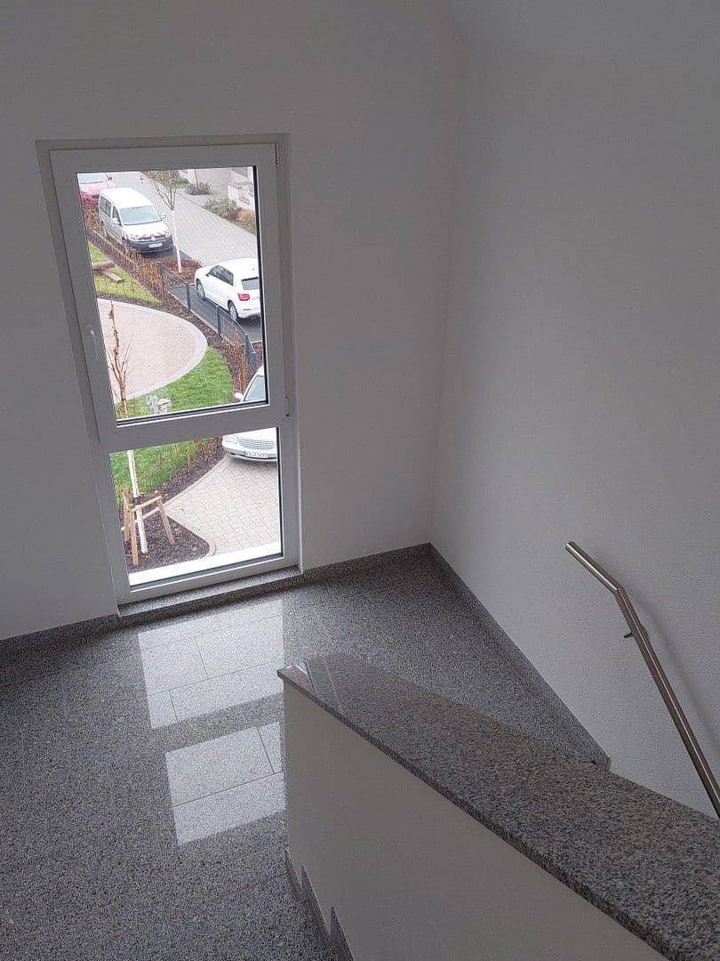 Prenájom bytu 3-izbový 86 m², Eggenstein-Leopoldshafen, Bádensko-Wurttembersko Prenájom bytu 3-izbový 86 m², Eggenstein-Leopoldshafen, Bádensko-Wurttembersko