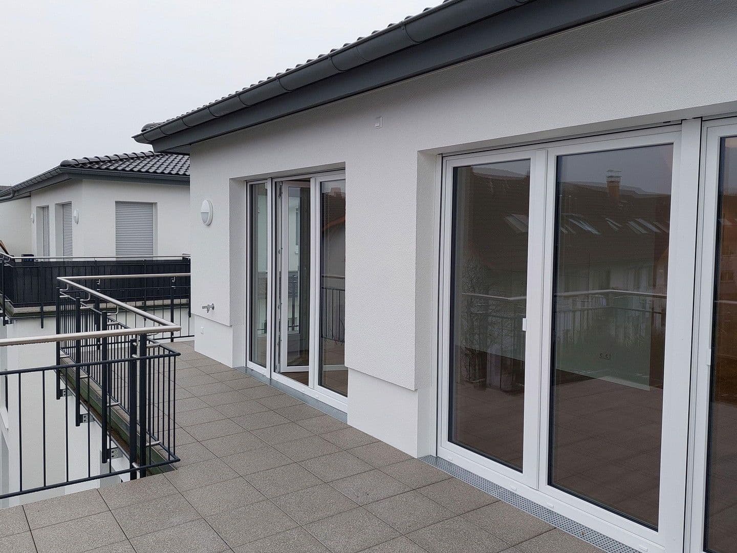 Prenájom bytu 3-izbový 86 m², Eggenstein-Leopoldshafen, Bádensko-Wurttembersko Prenájom bytu 3-izbový 86 m², Eggenstein-Leopoldshafen, Bádensko-Wurttembersko